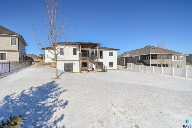 7505 E Donnelly Dr Drive, Sioux Falls, SD 57110