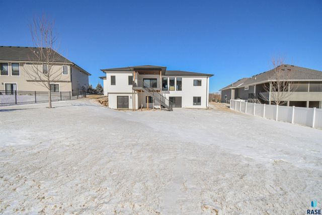 7505 E Donnelly Dr Drive, Sioux Falls, SD 57110