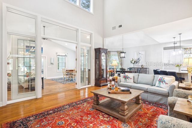 9 Summers Ln, Hilton Head Island, SC 29926