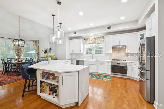 9 Summers Ln, Hilton Head Island, SC 29926