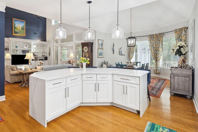 9 Summers Ln, Hilton Head Island, SC 29926