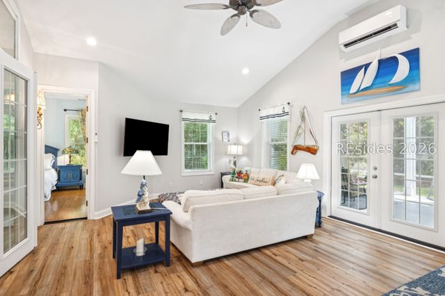 9 Summers Ln, Hilton Head Island, SC 29926