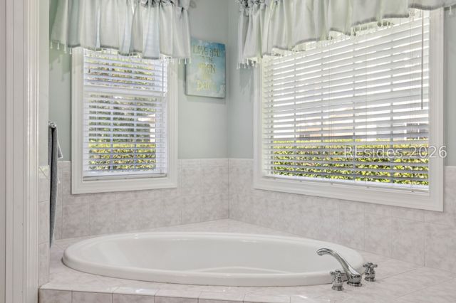 9 Summers Ln, Hilton Head Island, SC 29926