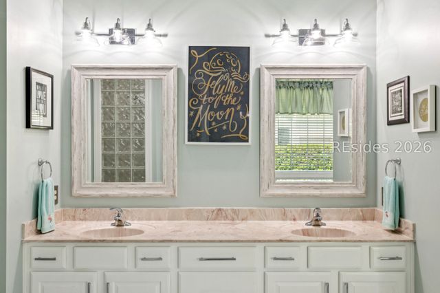 9 Summers Ln, Hilton Head Island, SC 29926