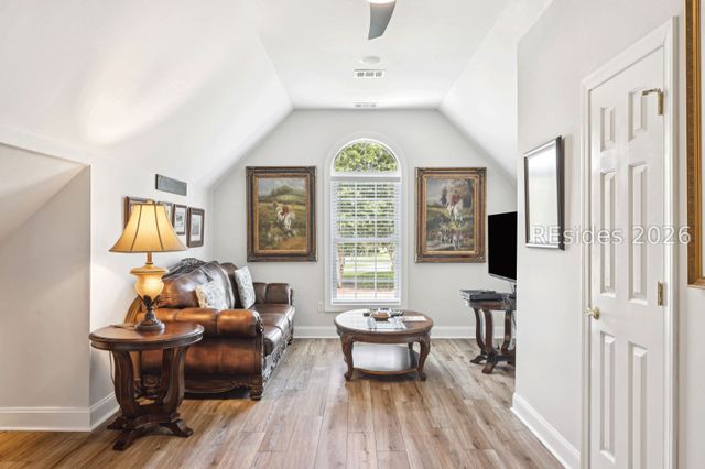 9 Summers Ln, Hilton Head Island, SC 29926