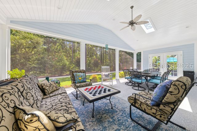9 Summers Ln, Hilton Head Island, SC 29926