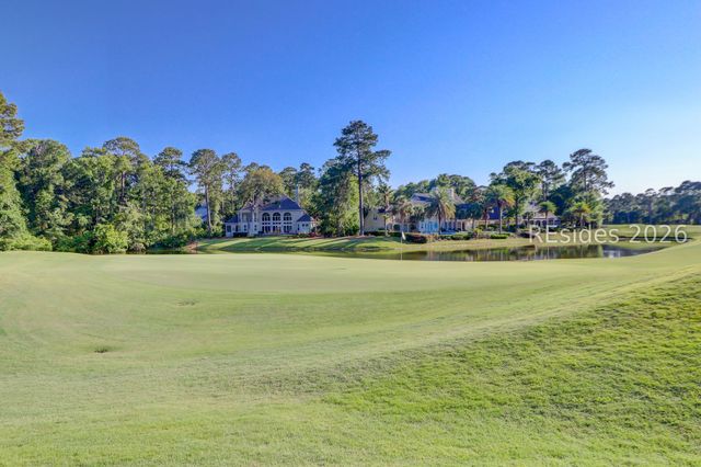 9 Summers Ln, Hilton Head Island, SC 29926