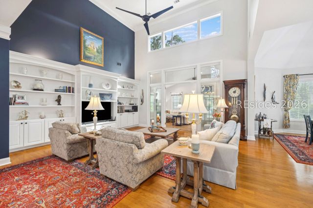 9 Summers Ln, Hilton Head Island, SC 29926