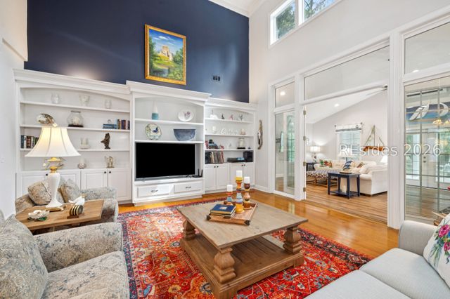 9 Summers Ln, Hilton Head Island, SC 29926
