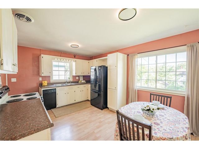 525 Bergen Avenue, Eau Claire, WI 54703