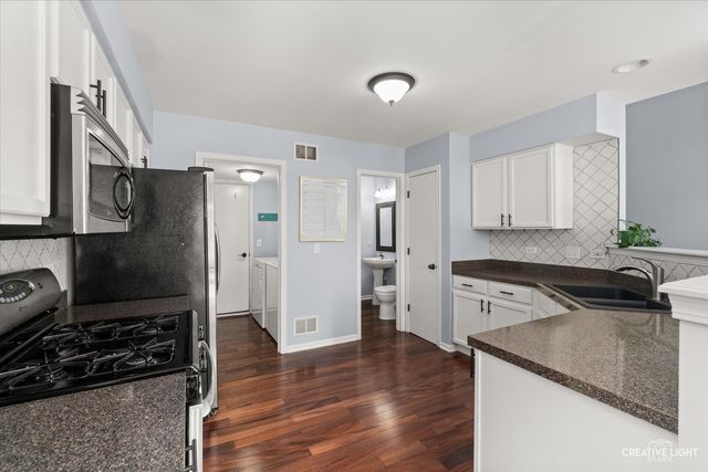 343 Capitol Drive B, Sugar Grove, IL 60554