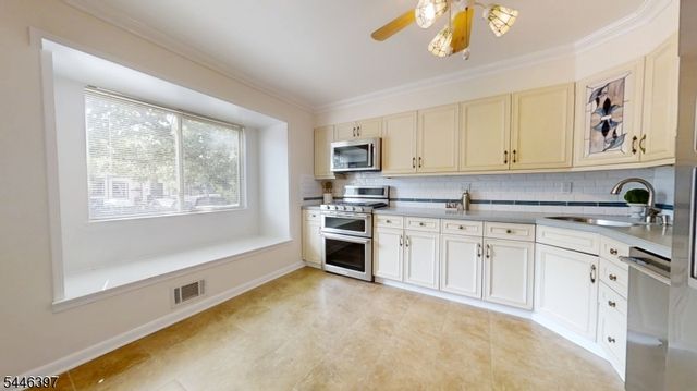 81 Chelsea Way, Bridgewater Twp., NJ 08807