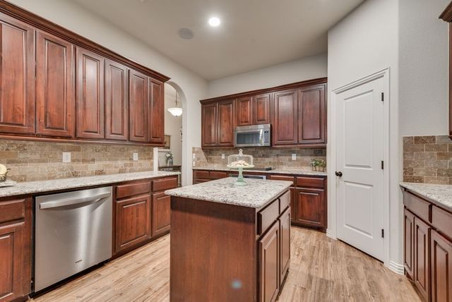 311 Covington Lane, Ovilla, TX 75154