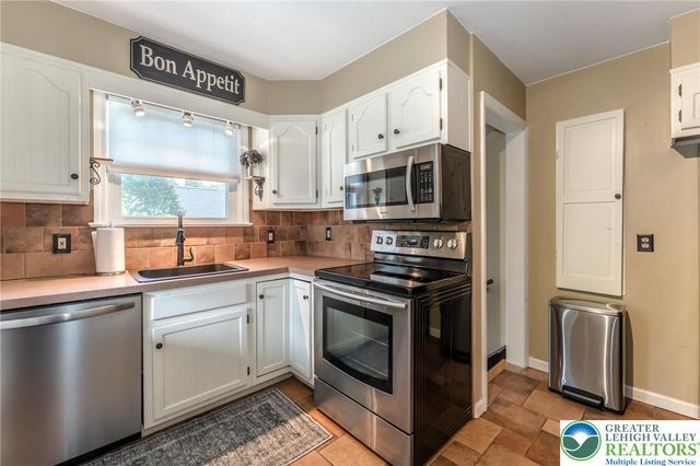 1918 Montgomery Street, Bethlehem City, PA 18017