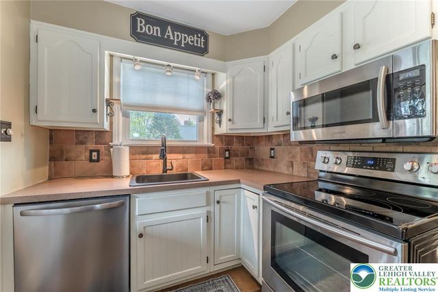 1918 Montgomery Street, Bethlehem City, PA 18017