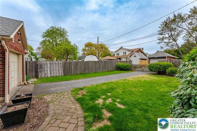 1918 Montgomery Street, Bethlehem City, PA 18017