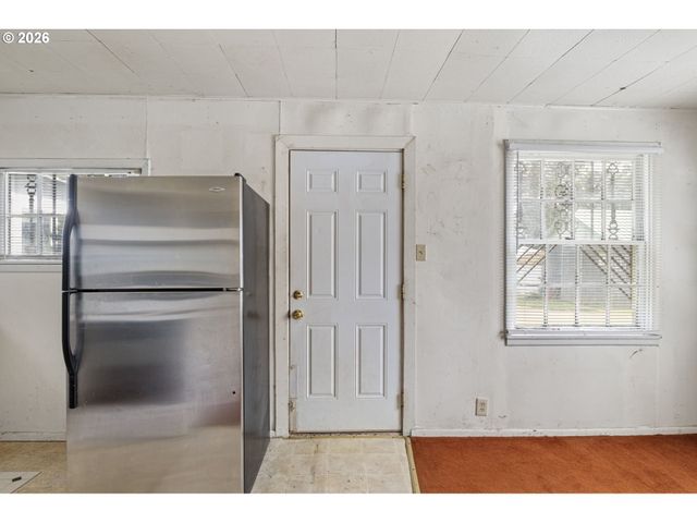 215 E 2ND Ave, Riddle, OR 97469