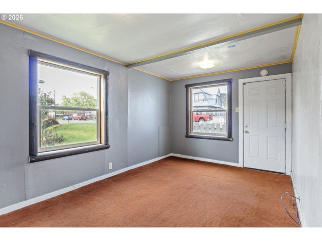 215 E 2ND Ave, Riddle, OR 97469