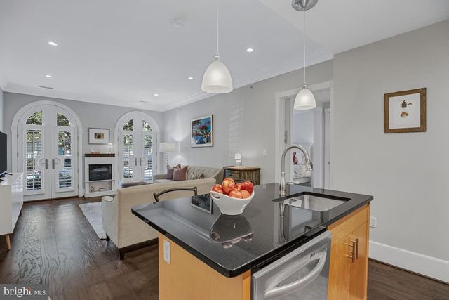 910 POWHATAN ST #104N, Alexandria, VA 22314