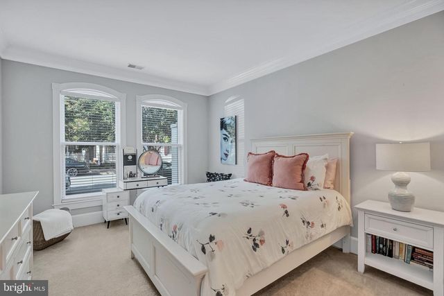 910 POWHATAN ST #104N, Alexandria, VA 22314