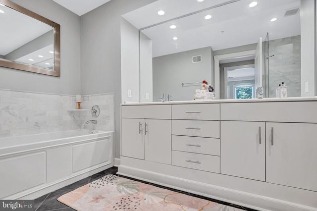 910 POWHATAN ST #104N, Alexandria, VA 22314