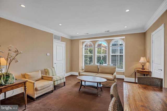 910 POWHATAN ST #104N, Alexandria, VA 22314