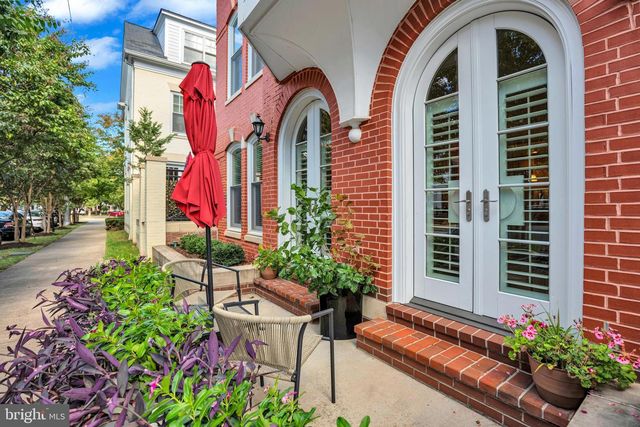 910 POWHATAN ST #104N, Alexandria, VA 22314