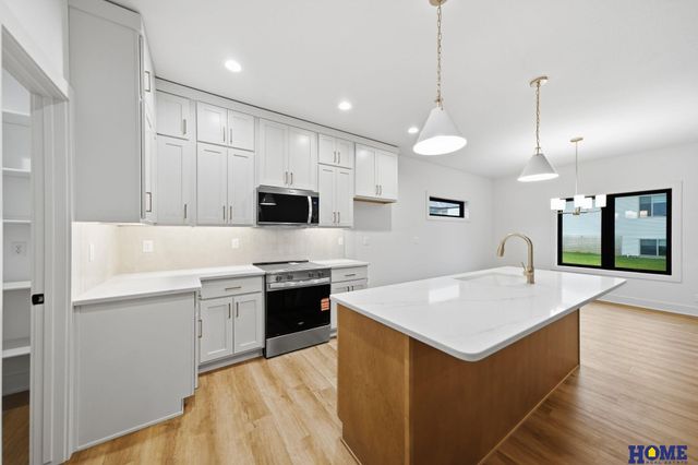 605 N 108th Street, Lincoln, NE 68527