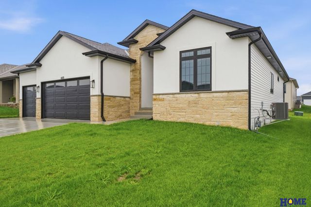 605 N 108th Street, Lincoln, NE 68527
