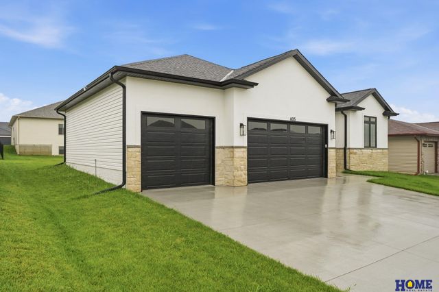 605 N 108th Street, Lincoln, NE 68527