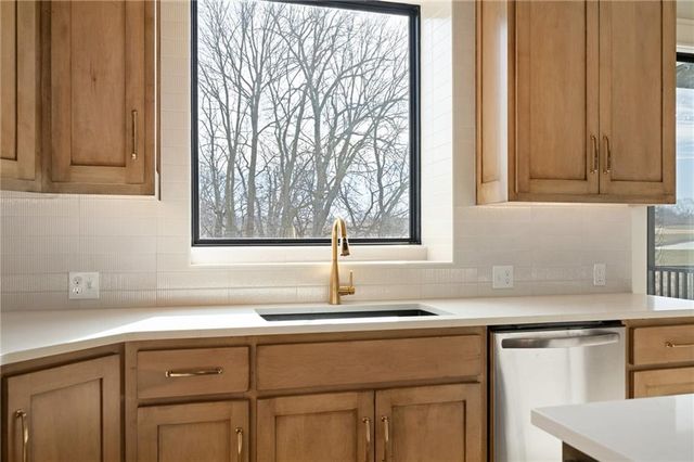 703 Hampstead Drive, Raymore, MO 64083