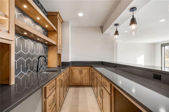 703 Hampstead Drive, Raymore, MO 64083