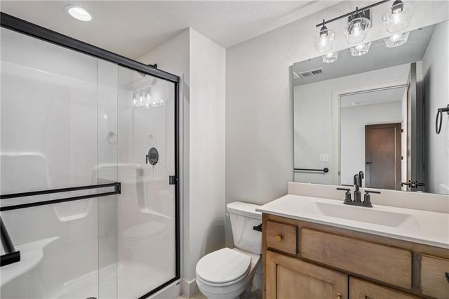 703 Hampstead Drive, Raymore, MO 64083