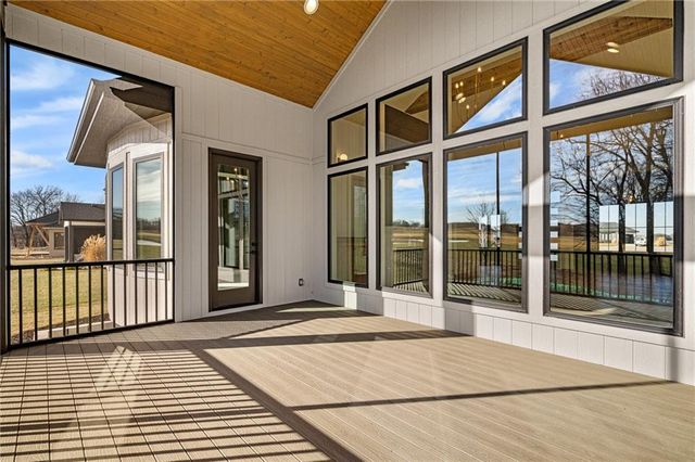 703 Hampstead Drive, Raymore, MO 64083