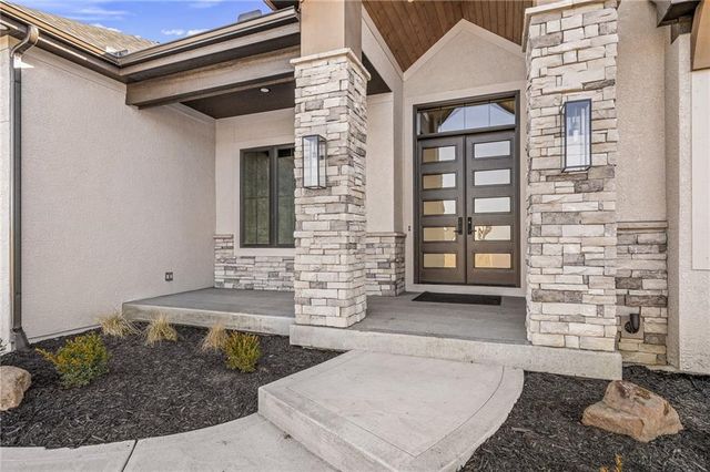 703 Hampstead Drive, Raymore, MO 64083