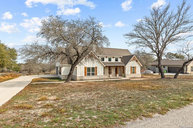 205 Patchwork corner, Poteet, TX 78065