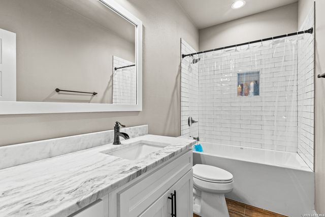 205 Patchwork corner, Poteet, TX 78065