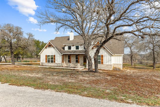 205 Patchwork corner, Poteet, TX 78065