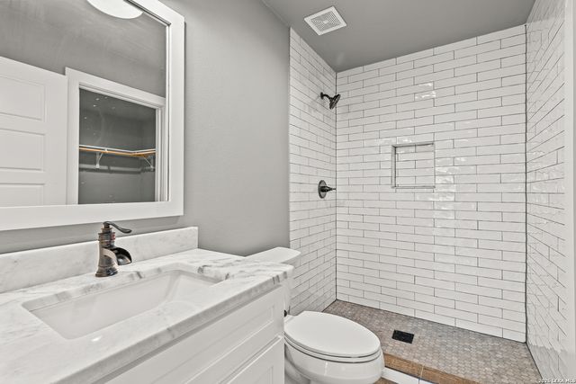 205 Patchwork corner, Poteet, TX 78065