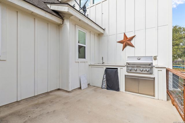 205 Patchwork corner, Poteet, TX 78065