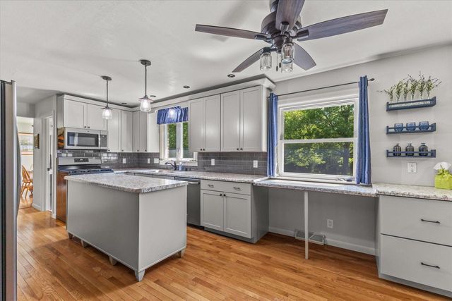 W5010 Hawk ROAD, Elkhorn, WI 53121