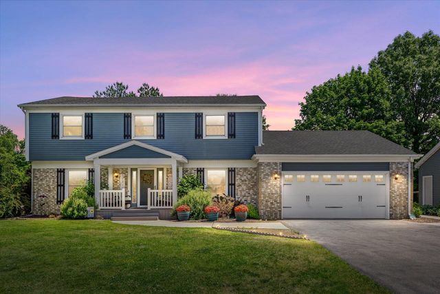 W5010 Hawk ROAD, Elkhorn, WI 53121