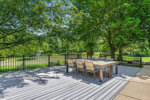 W5010 Hawk ROAD, Elkhorn, WI 53121