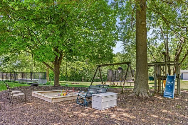 W5010 Hawk ROAD, Elkhorn, WI 53121