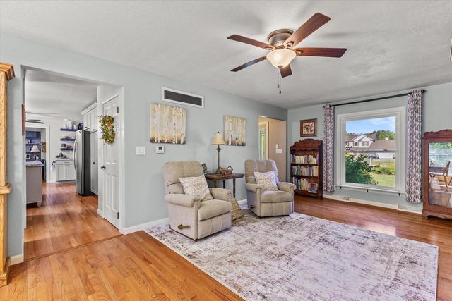 W5010 Hawk ROAD, Elkhorn, WI 53121