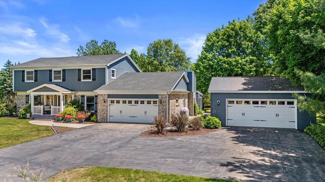W5010 Hawk ROAD, Elkhorn, WI 53121