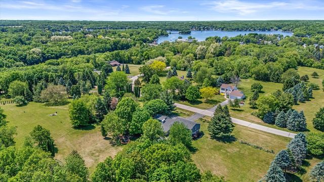 W5010 Hawk ROAD, Elkhorn, WI 53121