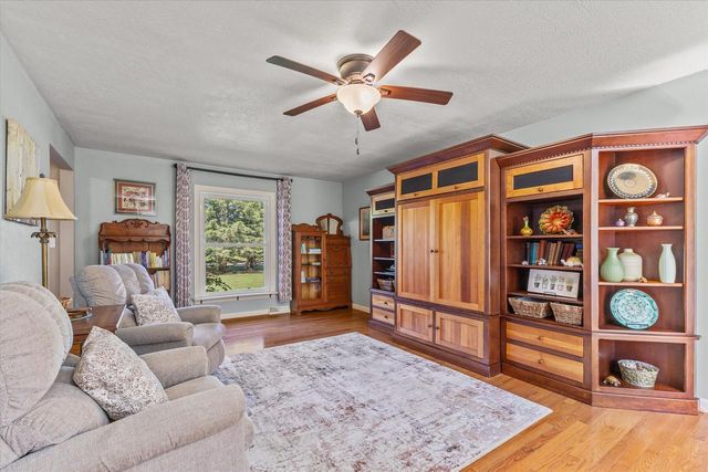 W5010 Hawk ROAD, Elkhorn, WI 53121