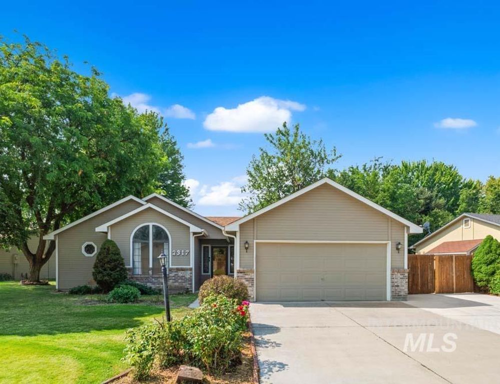 2317 W Rainfall St, Meridian, ID 83646 photo 1