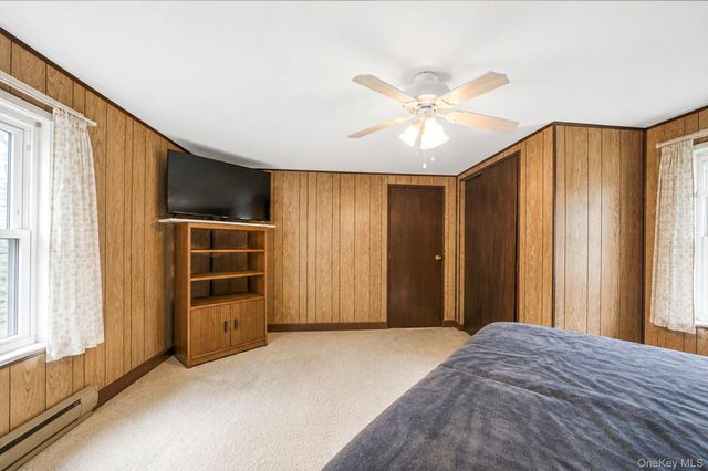 117 N Clinton Avenue, Bay Shore, NY 11706